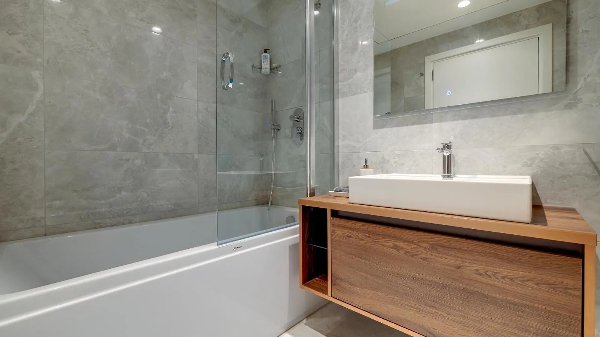 Superlative 24Th Floor Apartment Mercury Tower San Ġiljan